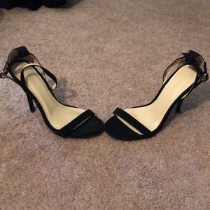 Wild Diva Size 6 Heels